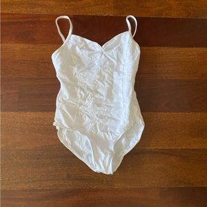 wear moi white leotard